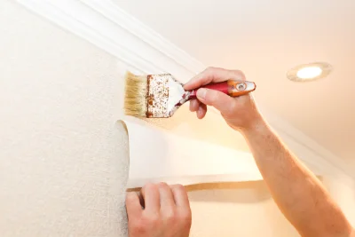 Pose de papier peint à Uttwiller — revêtements muraux et toiles de verre